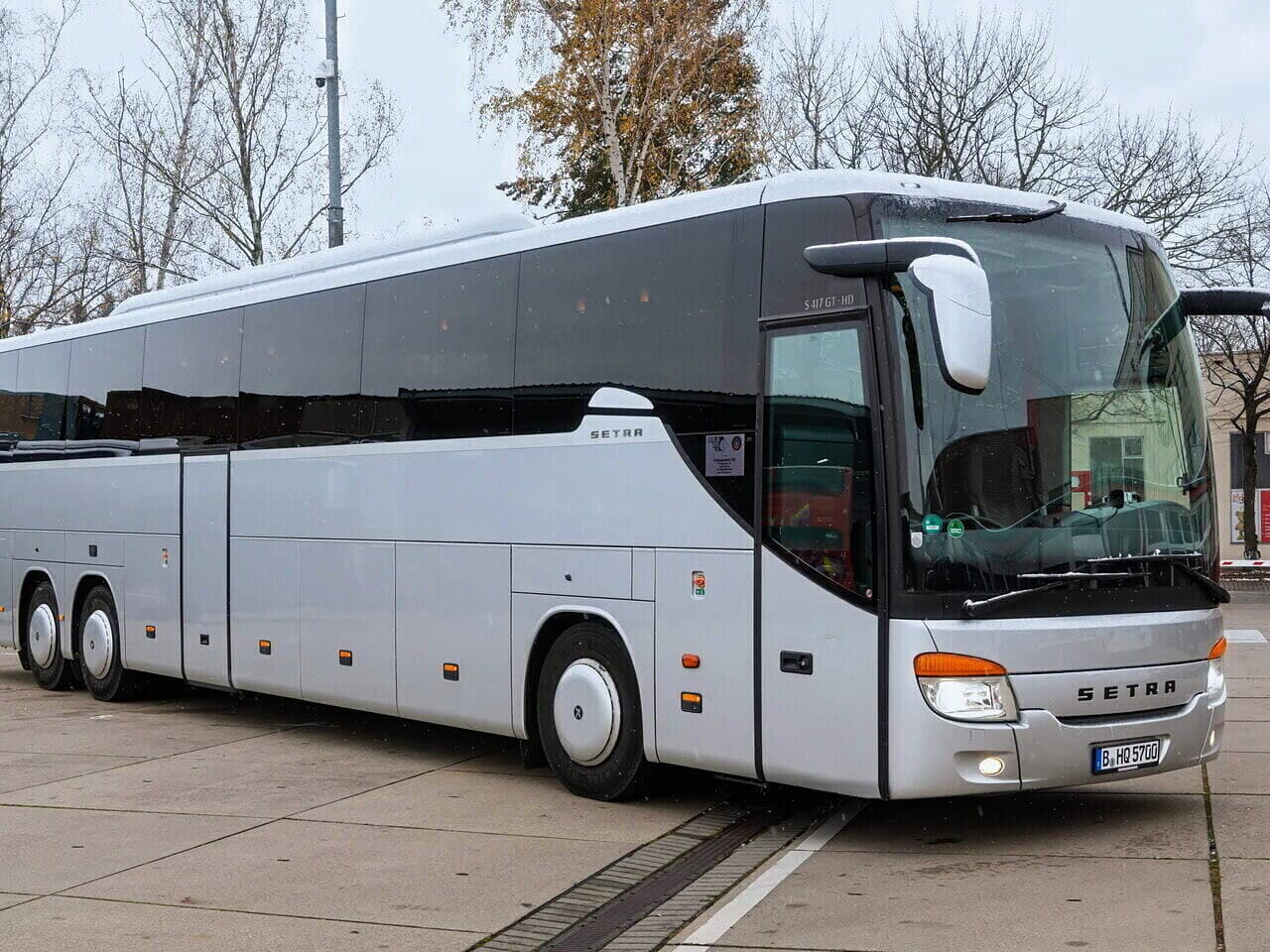 Luxus-Reisebus L von BerlinBus.DE